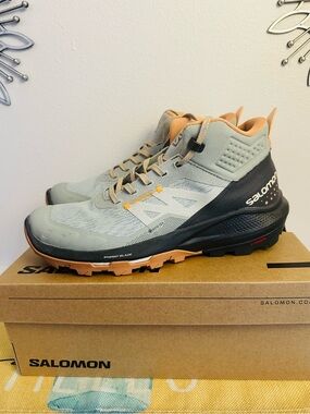 Salomon Out pulse waterproof women’s  hiking boots